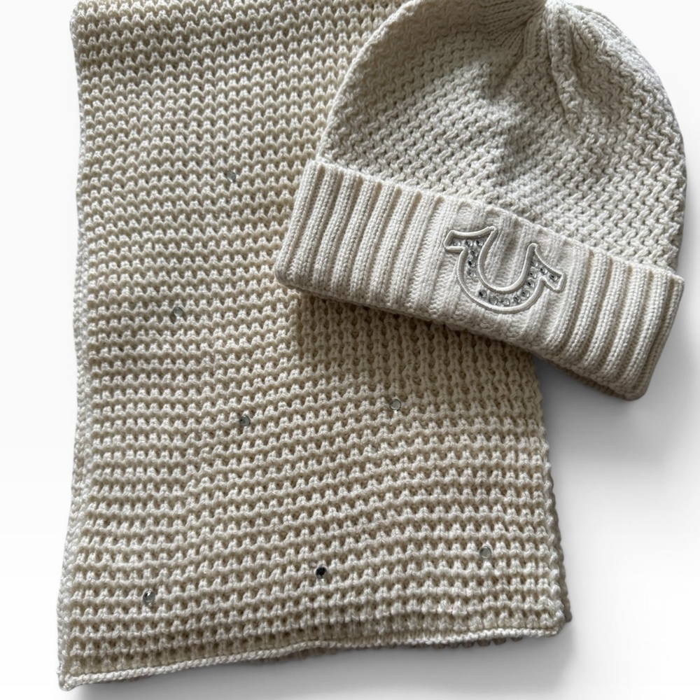 True Religion Cream Knit Beanie & Scarf Set with Horseshoe Patch & rhinestones